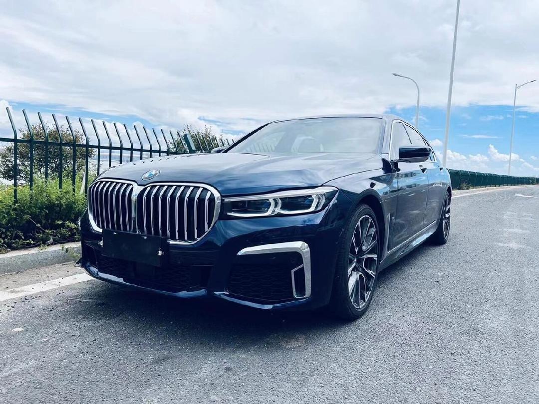 宝马750LI